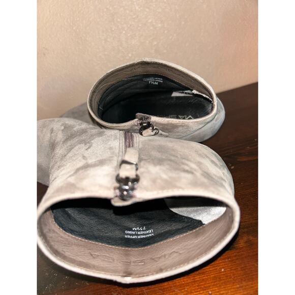 Via Spiga Preppy Office Taupe Gray Solid Suede Hidden Wedge Ankle Booties - Picture 5 of 6